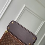 Louis Vuitton Capucines Souple MM Chocolate Brown Handbag
