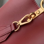 Louis Vuitton Capucines Souple Large Handbag M24607 in Smooth Calf Leather