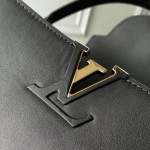 Louis Vuitton Capucines Souple Large Handbag M24607 in Smooth Calf Leather