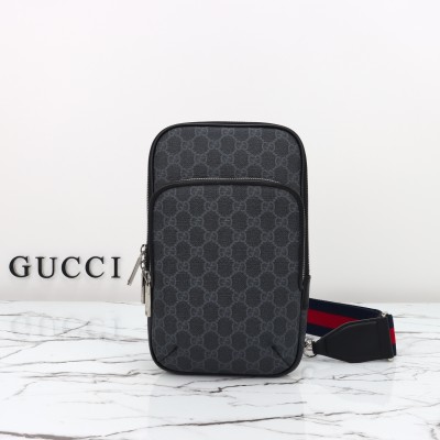 Gucci - 822073 Black Rubber Leather Handbag 