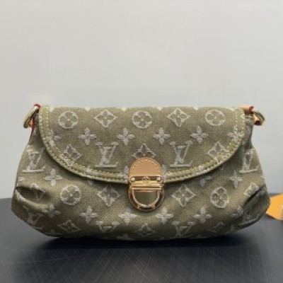 Louis Vuitton - Vintage Denim Underarm Bag M95217 Grass Green