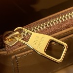 Louis Vuitton Capucines M11908 Mini & BB Handbag in Ostrich-Embossed Leather with Pearl Chain