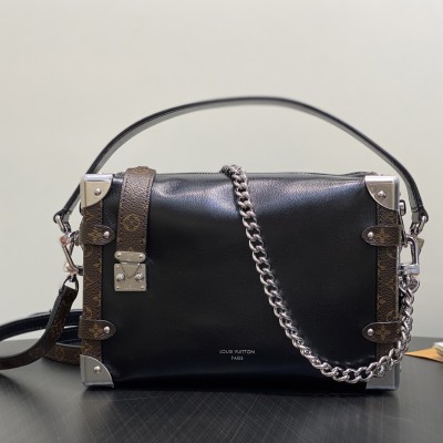 Louis Vuitton - Side Trunk Vibe M15195 Black Full Leather Chain Bag