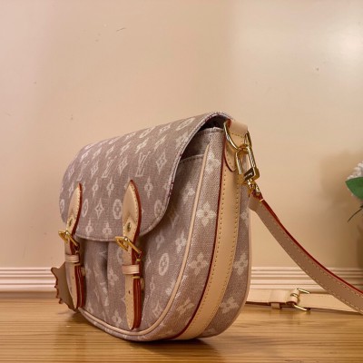 Louis Vuitton - Escape Handbag M15134 Cat Print Edition
