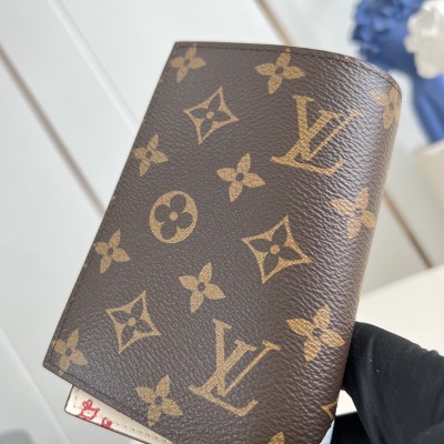 Louis Vuitton - Travels With Passport Holder M25753 Monogram Canvas Replica