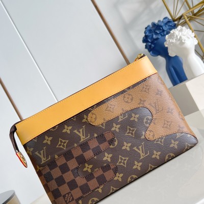 Louis Vuitton - Pochette Voyage Souple M26015