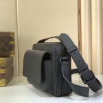 Louis Vuitton Boarding Messenger Bag M15265 in Black – Business