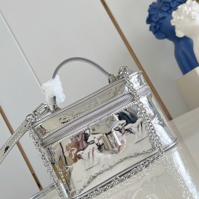 Louis Vuitton - Vanity Chain Pouch M26097