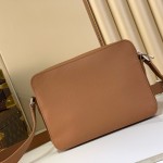 Louis Vuitton Boarding Messenger Bag M25981 in waxed cowhide leather with adjustable leather shoulder strap