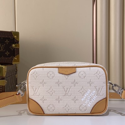Louis Vuitton - Boarding Messenger Bag M27155 for Business