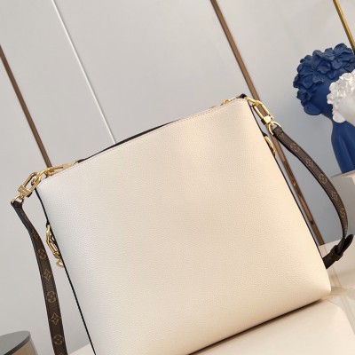 Louis Vuitton - Multipass Handbag