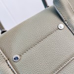 Louis Vuitton Georges Tote Bag M23153 in Cuir Millésime grained leather