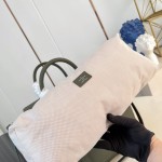 Louis Vuitton Georges Tote Bag M23153 in Cuir Millésime grained leather