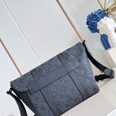 Louis Vuitton - M28324 Christopher Messenger Bag Monogram Taurillon Leather