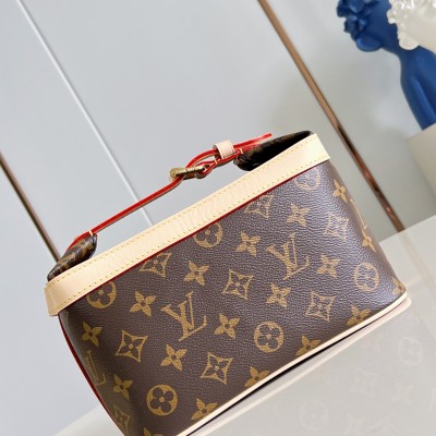 Louis Vuitton - M15350 Cruiser Toiletry Bag Monogram Canvas