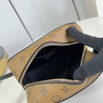 Louis Vuitton Locker Dopp Kit M29313 Monogram Canvas Toiletry Bag with Metal Corner Protectors