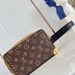 Louis Vuitton Locker Dopp Kit M29313 Monogram Canvas Toiletry Bag with Metal Corner Protectors