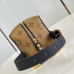 Louis Vuitton Locker Dopp Kit M29313 Monogram Canvas Toiletry Bag with Metal Corner Protectors