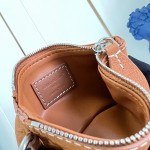 Louis Vuitton Speedy P9 Bandoulière 25 Monogram leather handbag N89119 with polished metal hardware and lambskin lining