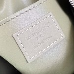 Louis Vuitton Speedy P9 Bandoulière 18 ostrich embossed leather handbag N89151 with polished metal hardware and lambskin lining