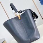 Louis Vuitton Capucines Souple Large M26259 smooth leather handbag with top handles and removable shoulder strap