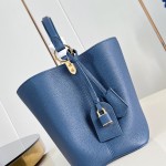 Louis Vuitton Capucines Souple Large M26259 smooth leather handbag with top handles and removable shoulder strap