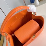 Louis Vuitton Capucines Souple Large M26259 smooth leather handbag with top handles and removable shoulder strap
