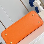 Louis Vuitton Capucines Souple Large M26259 smooth leather handbag with top handles and removable shoulder strap