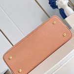 Louis Vuitton Capucines Souple Large M26259 smooth leather handbag with top handles and removable shoulder strap