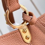 Louis Vuitton Capucines Souple Large M26259 smooth leather handbag with top handles and removable shoulder strap