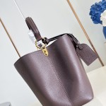 Louis Vuitton Capucines Souple Large M26259 smooth leather handbag with top handles and removable shoulder strap