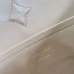 Louis Vuitton Capucines Souple Large M26259 smooth leather handbag with top handles and removable shoulder strap