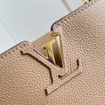 Louis Vuitton Capucines Souple Large M26259 smooth leather handbag with top handles and removable shoulder strap