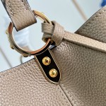 Louis Vuitton Capucines Souple Large M26259 smooth leather handbag with top handles and removable shoulder strap