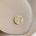 Louis Vuitton Capucines Souple Large M26259 smooth leather handbag with top handles and removable shoulder strap