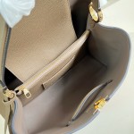 Louis Vuitton Capucines Souple Large M26259 smooth leather handbag with top handles and removable shoulder strap