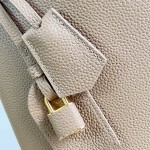 Louis Vuitton Capucines Souple Large M26259 smooth leather handbag with top handles and removable shoulder strap