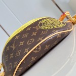 Louis Vuitton Paris À Vélo M27237 Monogram canvas bumbag with nylon details and detachable handle