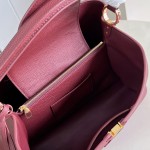 Louis Vuitton Capucines Souple Large M26259 smooth leather handbag with top handles and removable shoulder strap