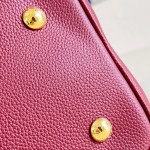 Louis Vuitton Capucines Souple Large M26259 smooth leather handbag with top handles and removable shoulder strap