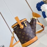 Louis Vuitton Watering Can M27563 Monogram canvas handbag with top handle and detachable shoulder strap