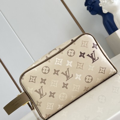 Louis Vuitton - Locker Dopp Kit M29426 Monogram Surplus Canvas Toiletry Bag