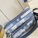  Louis Vuitton Nil M28606 Damoflage coated canvas crossbody bag with camouflage Damier pattern, detachable top handle, and adjustable wide strap