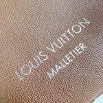 Louis Vuitton Nil M27999 soft leather bag with adjustable shoulder strap and LV Blason jacquard lining
