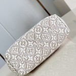 Louis Vuitton Pochette Hills M29879 Monogram Emblème jacquard handbag with cowhide leather trim