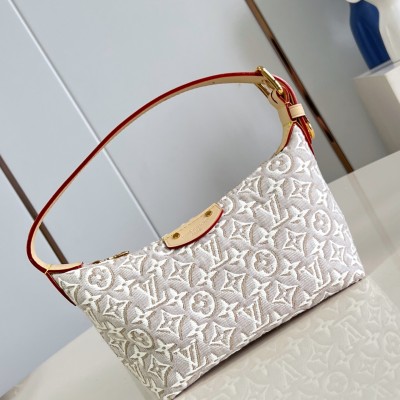 Louis Vuitton - Pochette Hills M29879 Monogram Emblème Jacquard Handbag