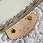 Louis Vuitton Pochette Hills M29879 Monogram Emblème jacquard handbag with cowhide leather trim