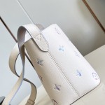  Louis Vuitton All In BB M29835 Link Quartz Monogram Empreinte leather bag with gradient pattern and removable pouch