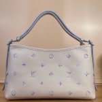 Louis Vuitton-style CarryAll East-West M2A369 white Monogram Empreinte XL bag with purple gradient interior